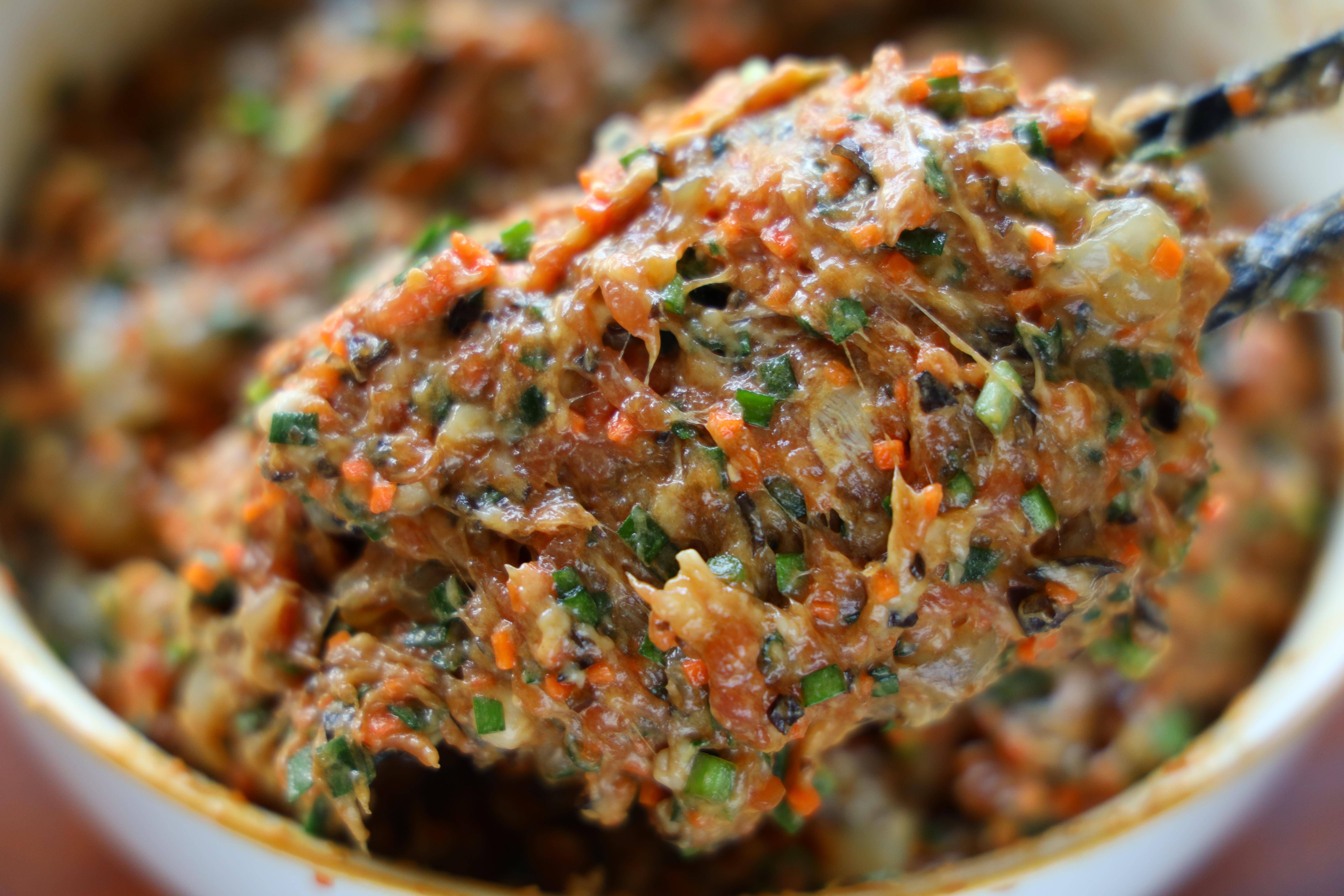 过年我家最爱的的虾仁三鲜饺子馅,超级鲜美又多汁儿,做法也简单