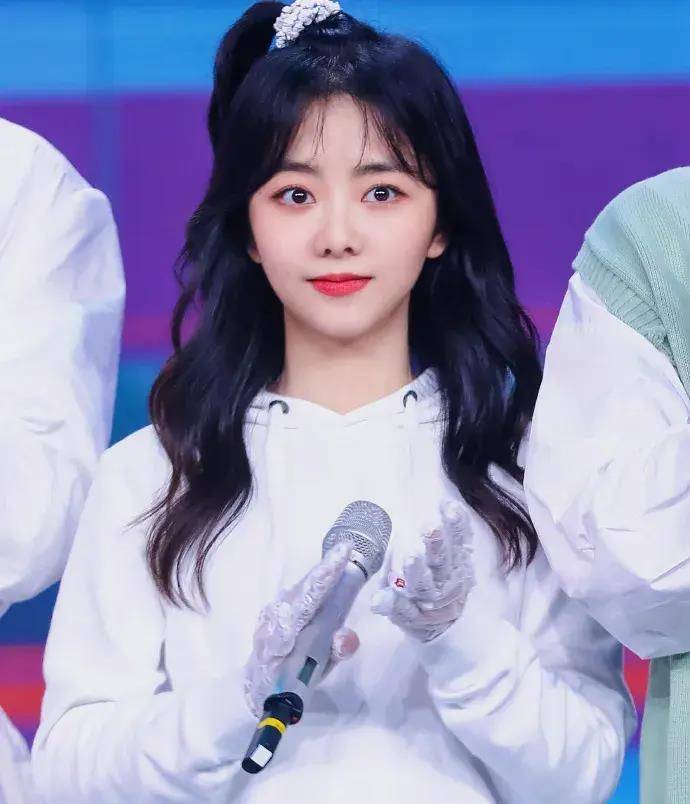 谭松韵:娱乐圈里的爱情坚守者_感情_诱惑_时间