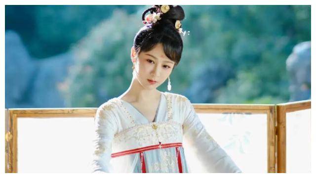 《要久久爱》爆了,但杨紫失去"旺夫"体质?范丞丞无法!