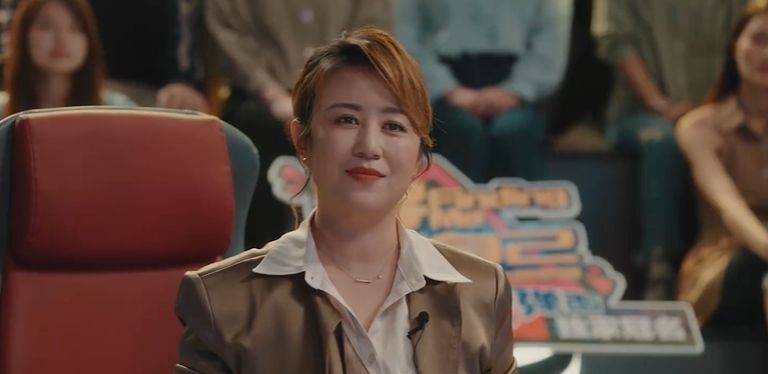 《热辣滚烫》预售狂潮来袭,贾玲,马丽,杨紫三大女神联袂出演.