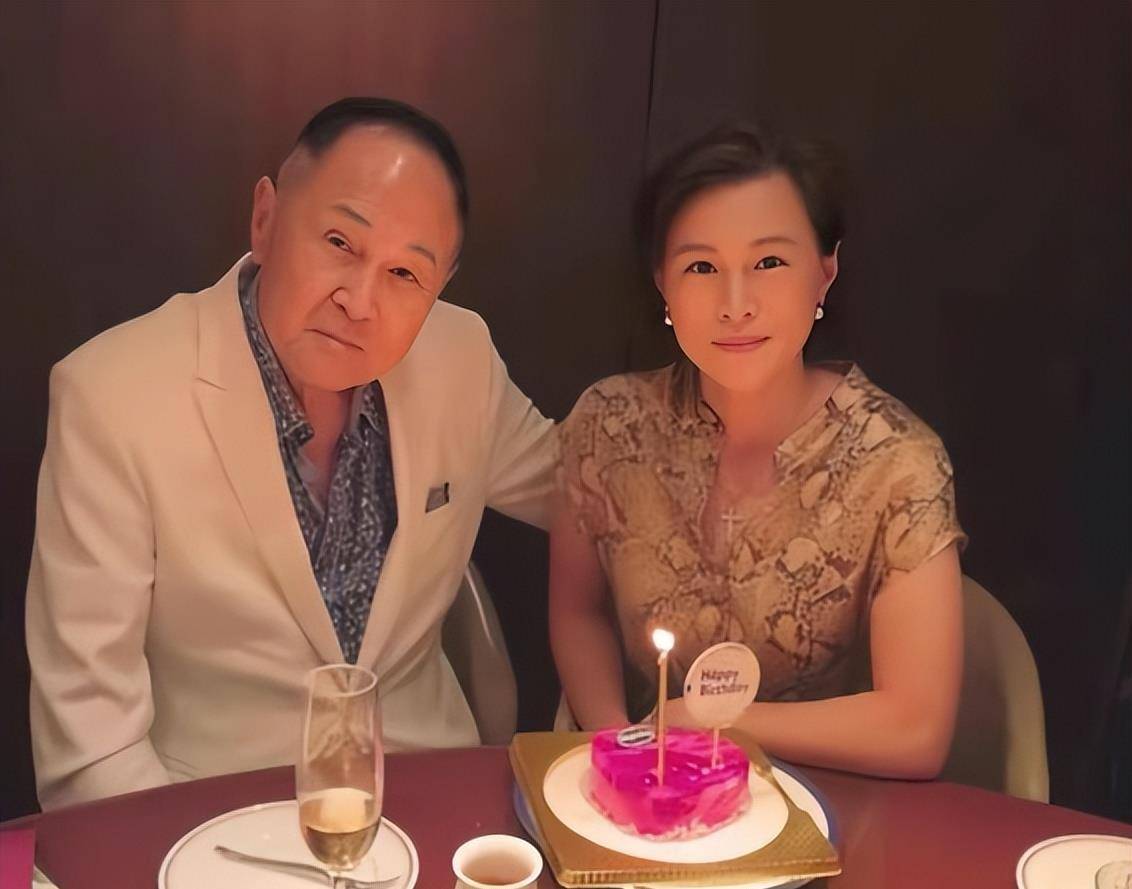 赵世曾太风流:一生不结婚只爱玩美人,自曝交往过的女人超5位数_姚炜