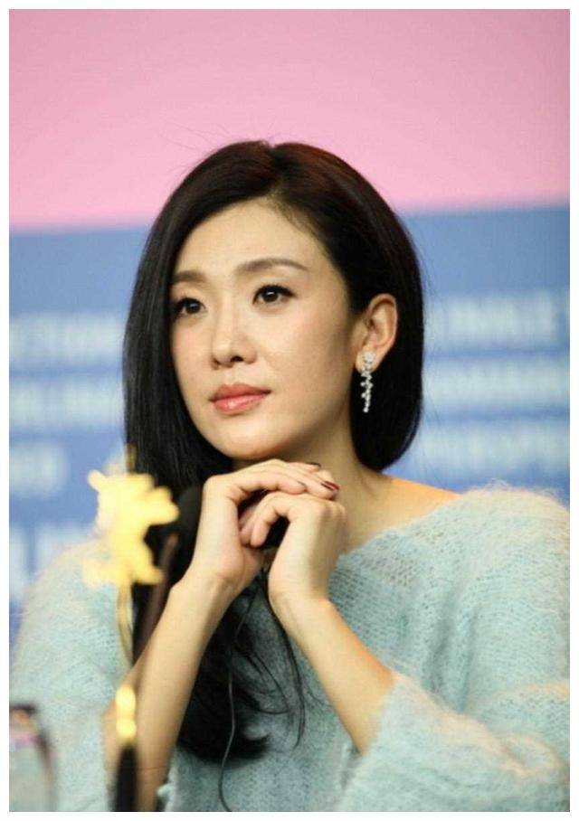 倪景阳的演艺之路虽然曲折,但她凭借坚持和努力一路走来,成为了娱乐圈