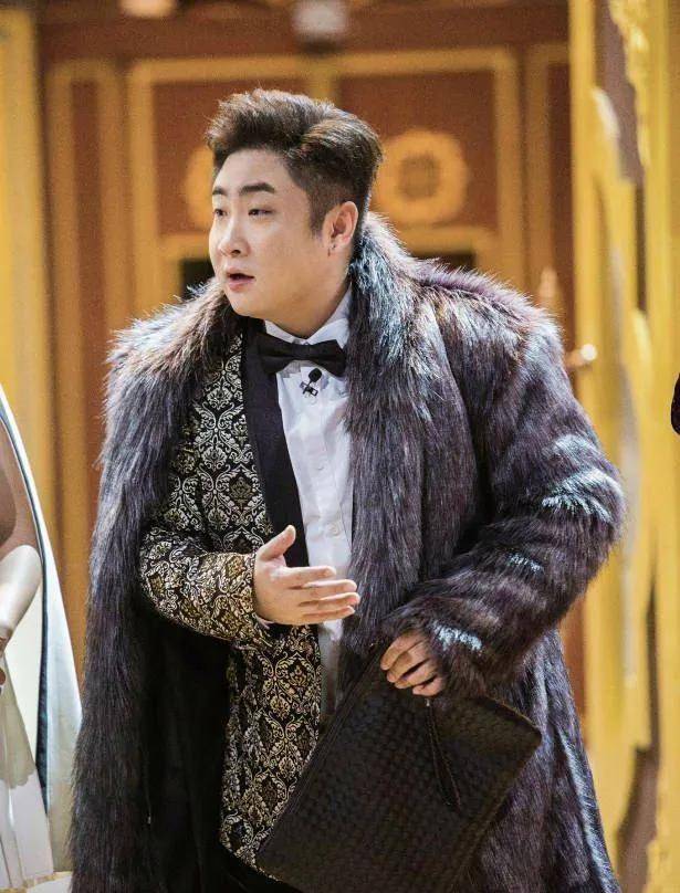 演员乔杉,一脚踏进娱乐圈一脚留在洗脚城,成名之后没让妻子失望_莫丹