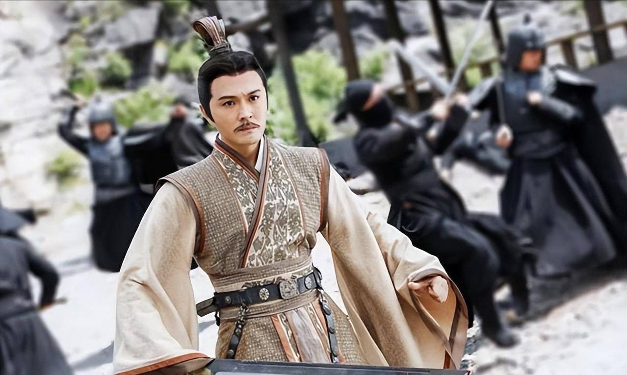 643年,李祐征发城中15岁以上的男子,并自己任命官职,大开府库.