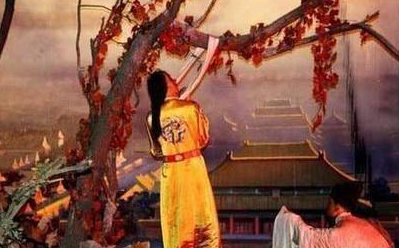 北京城破,崇祯帝上吊自尽,陪在他身边的太监是谁,他结局如何?