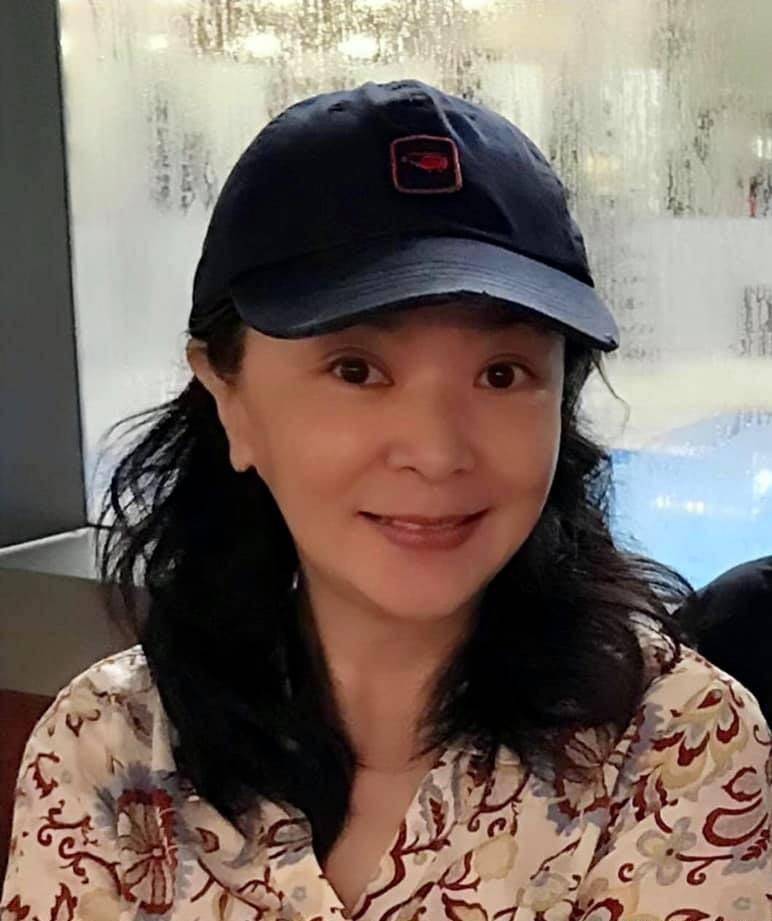 1984年陈玉莲与美籍华裔商人陈超武在美国结婚,婚后两人没有生小朋友