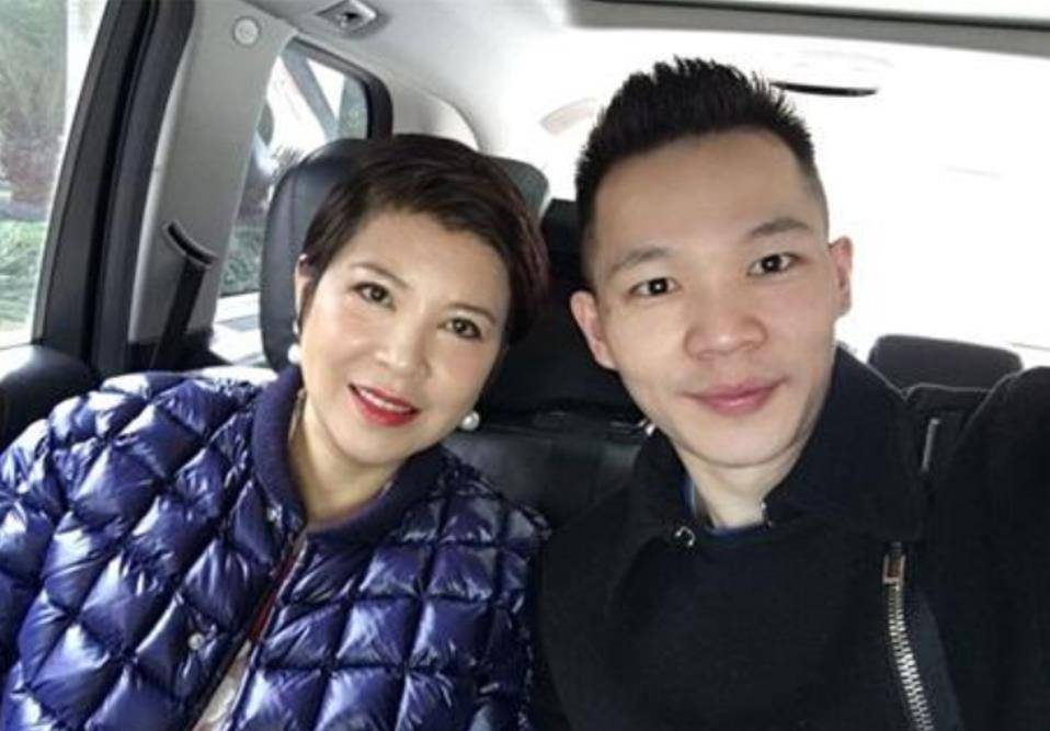 "可杭天琪却表示:"我不怕,管他以后是谁的老公,现在是我的老公就好!