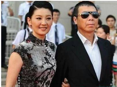 徐帆前任原来是他,我们每个人都认识,难怪冯小刚从不提起_王志文_感情