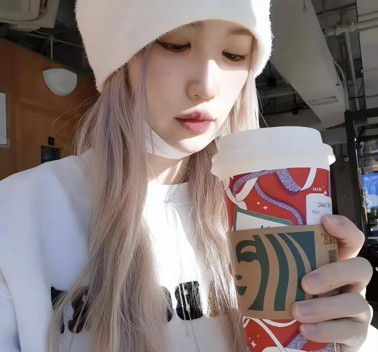 37岁马蓉晒近照,美如少女自称幸福满满,网友:不想结婚了吗_王宝强_女