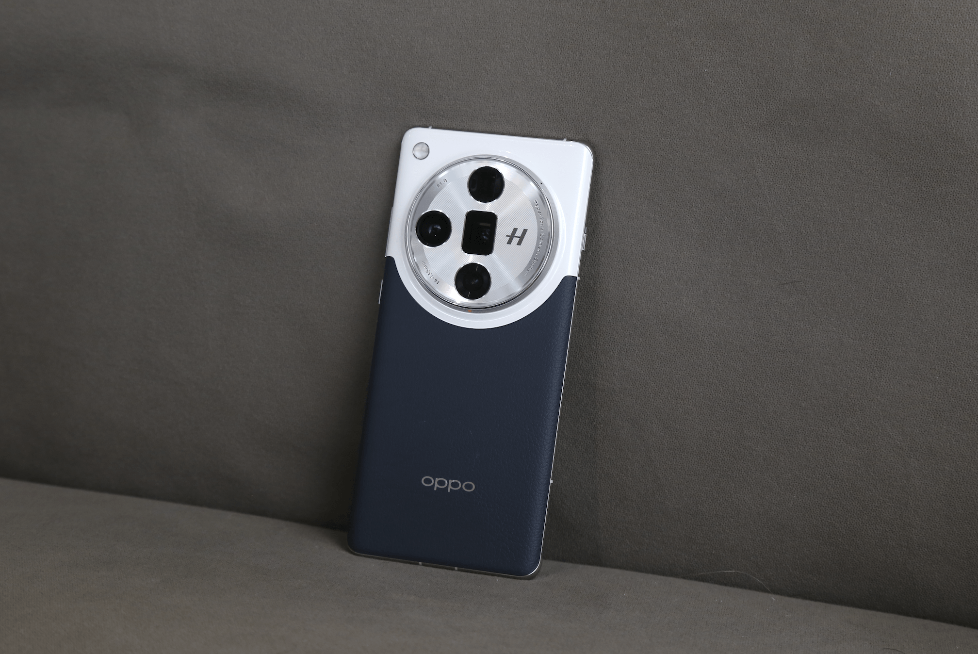 看演唱会没"望远镜"怎么行,find x7 ultra双潜望加持100倍变焦