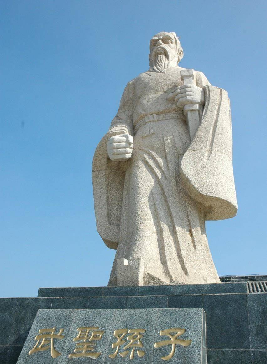 后人尊奉他为兵圣,尊称他为孙子,孙武子,他被认为是东方兵学的奠基人.