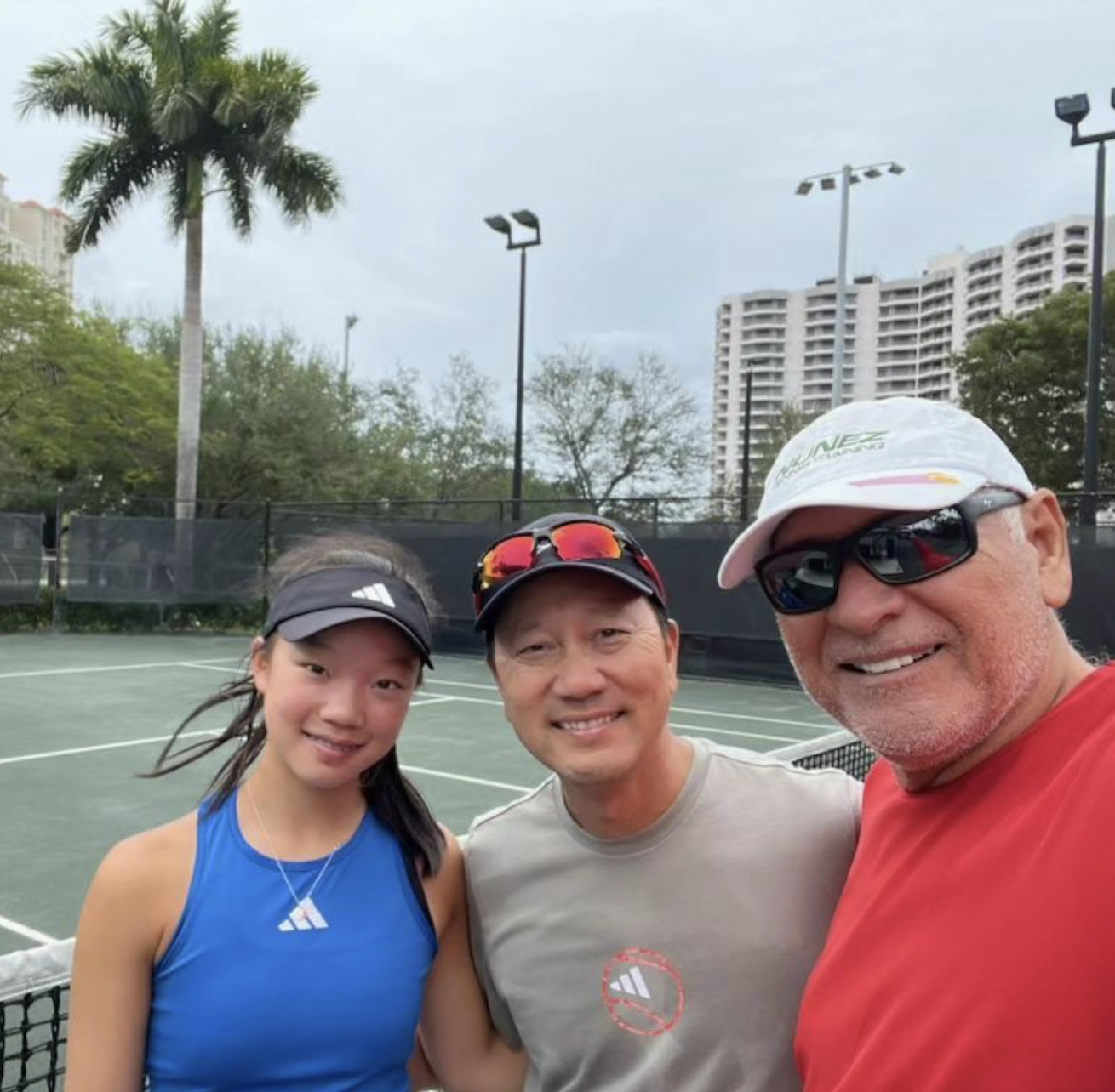 网球王子张德培13岁长女罕露脸,身高1.75米像母亲,已是网球健将