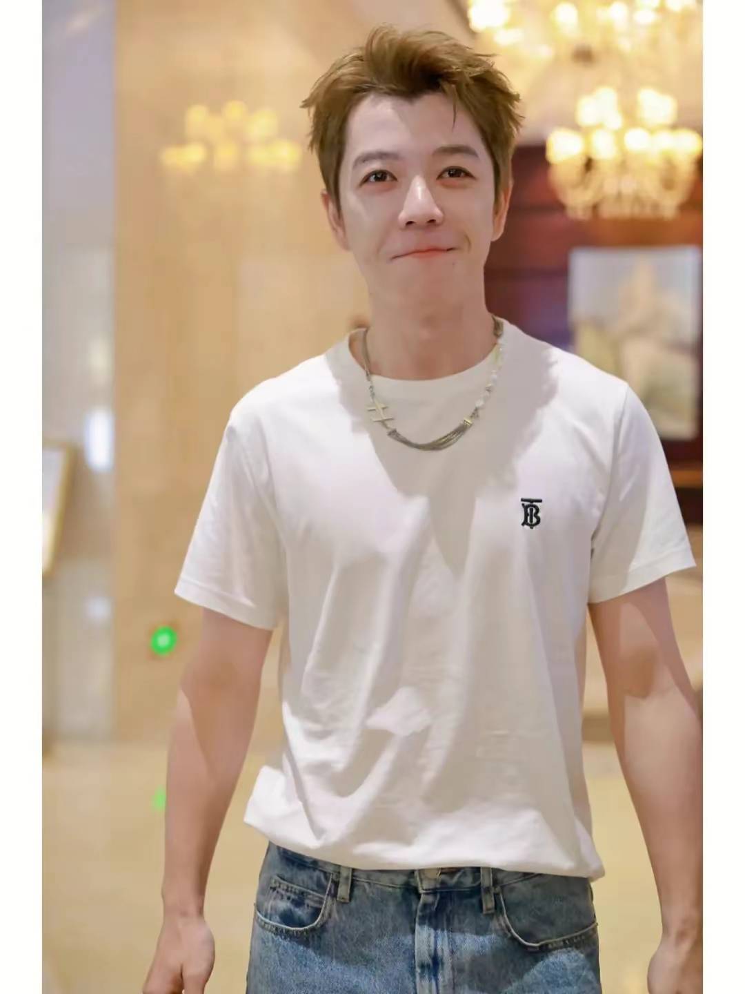 王栎鑫新恋情热搜第一_感情_事业_影响力
