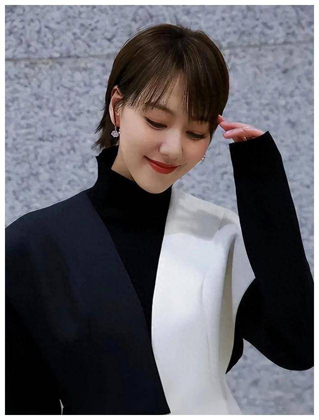 40岁王冠的完美爱情方程式:与哪位白马王子定情共枕?