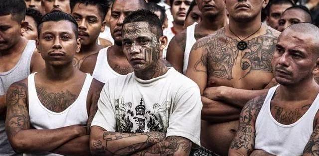 墨西哥往事:色情业成金字招牌,毒贩收入不如中国送外卖_黑帮_美国