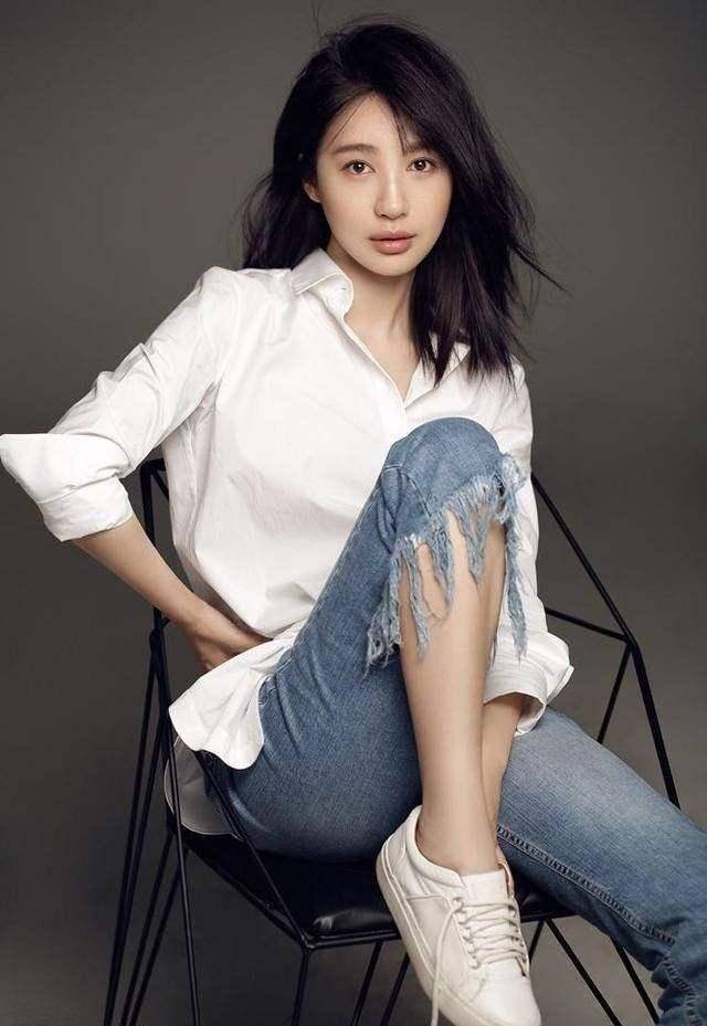 在和baby结婚前,大家肯定记得他的前女友李菲儿.