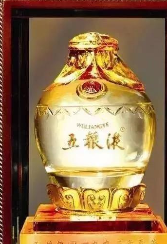 中国最贵的9瓶"天价酒"最高达1070万,很多人一辈子也买不起!