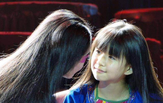 14岁成名15岁自毁前程,脱去杨丽萍接班人外壳后,小彩旗现状堪忧_舞蹈