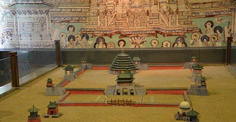 并放火烧毁了城内的皇宫,造成了目前竟然还没有在银川市找到皇宫遗址