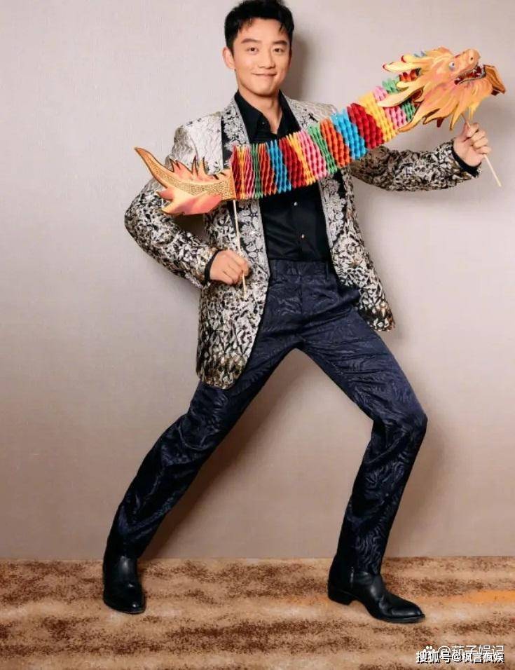 38岁郑恺亮相辽宁卫视春晚!