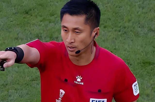 韩国淘汰,马宁有望执法亚洲杯决赛!_东亚_韩国队_足球