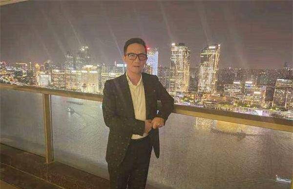 上海首富周正毅:入狱嫌热给每个牢房装空调,服刑16年