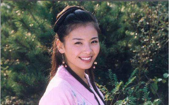 终于在《原来就是你》中作为了女主,不久便出演了电视投资的《白蛇传