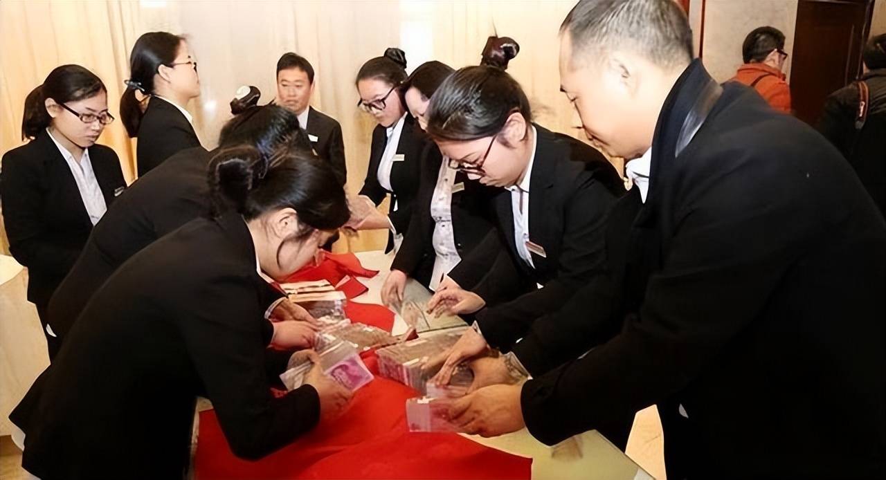 为员工发百万年终奖,豪气冲天!_工作_给予_团队