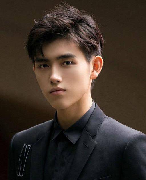 被称最帅星二代,出道即演男主角,陈飞宇为何一直红不