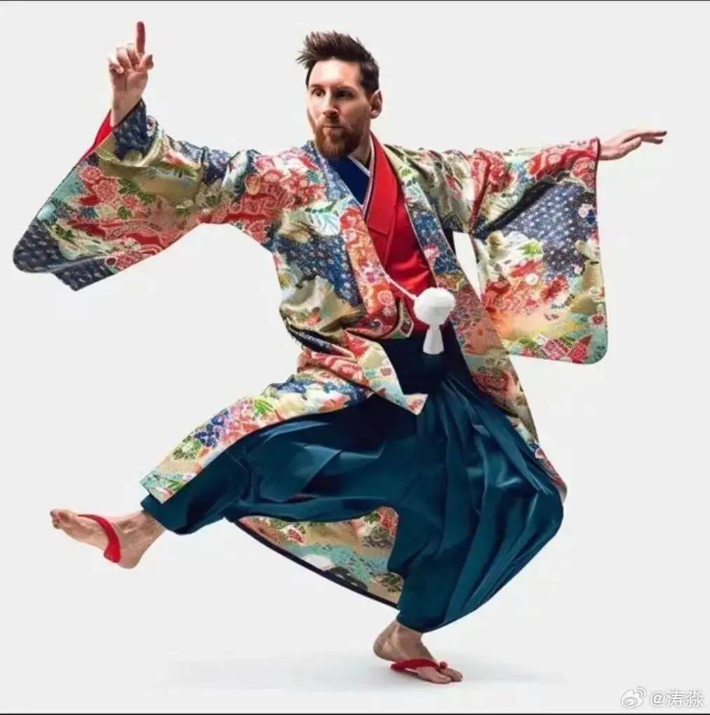 还有人ps了梅西穿日本和服的小丑图片,认为他就是一个小丑!