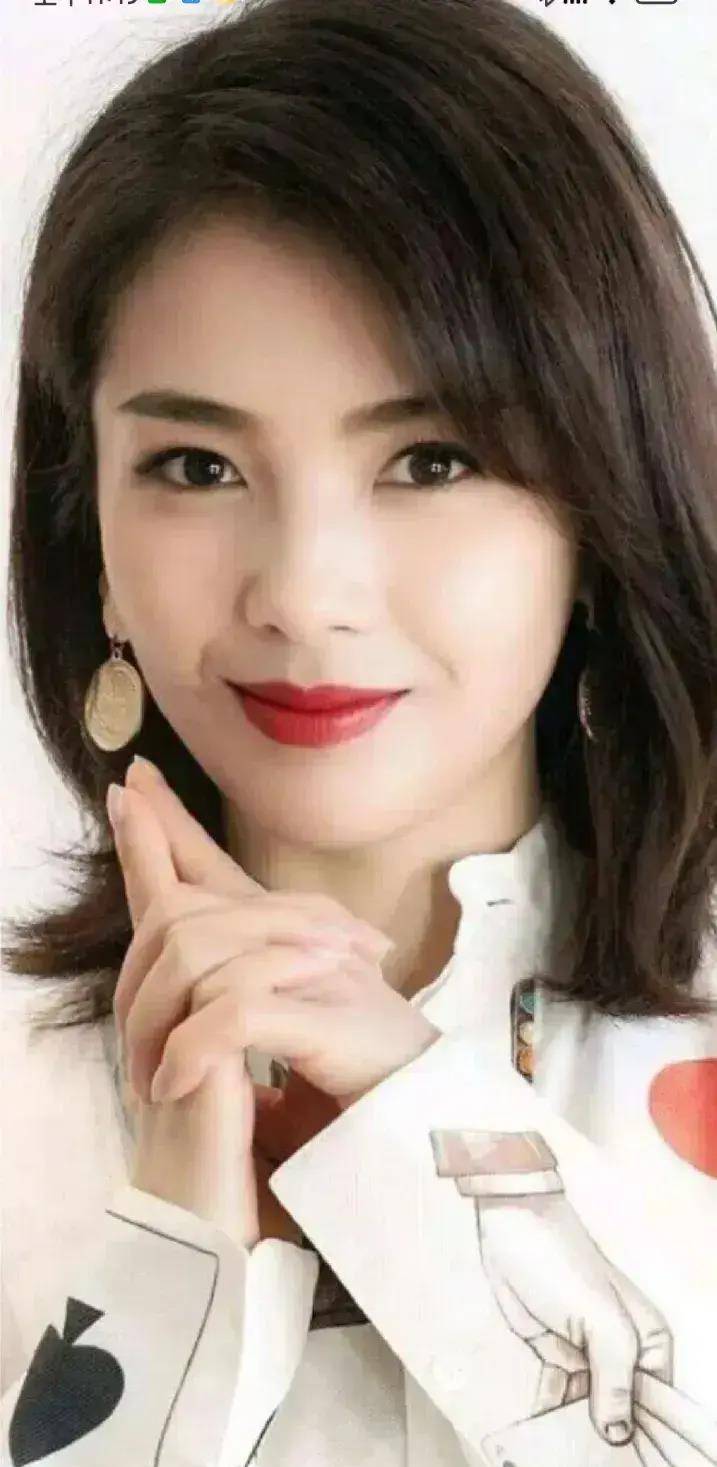 一个让人羡慕的国民女神-刘涛,她的气质和美貌震撼了全国!