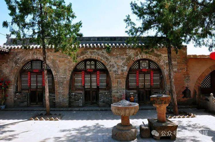 吕梁国宝系列④石楼后土圣母庙_戏台_正殿_造型