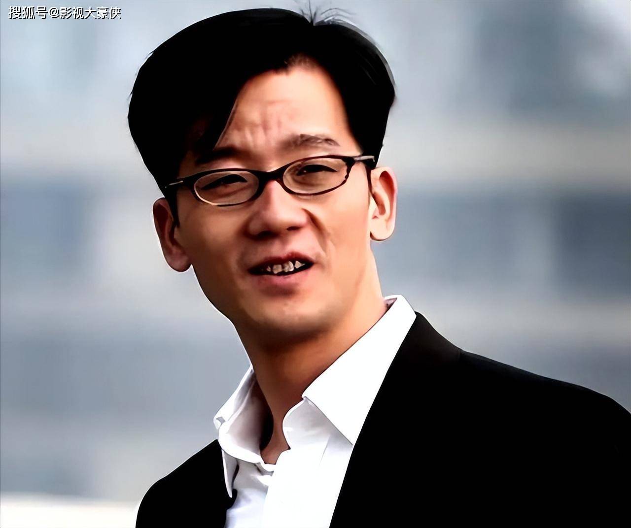 陈创:抱张国立大腿,26年被叫"哮天犬",露水婚姻成一生