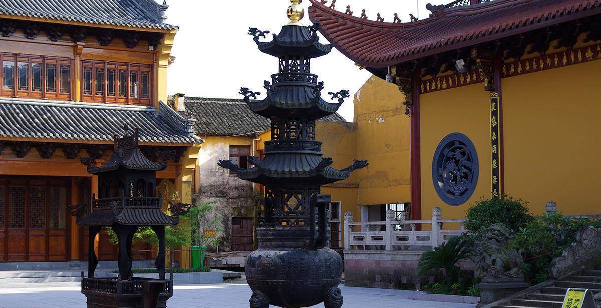 后来西隐庵得到扩建,根据历史史料记载,曾经冠山寺有数十处殿宇庙堂