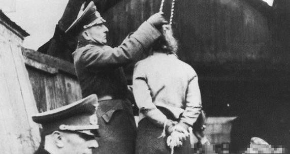 这种死刑方式 欧洲惩处极恶平民 而中国只有高官贵族才能用_犯人_绞刑