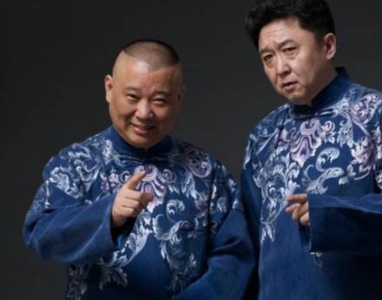 德云社"局气"火爆京城,1件大褂成热点,食客:二爷的大!