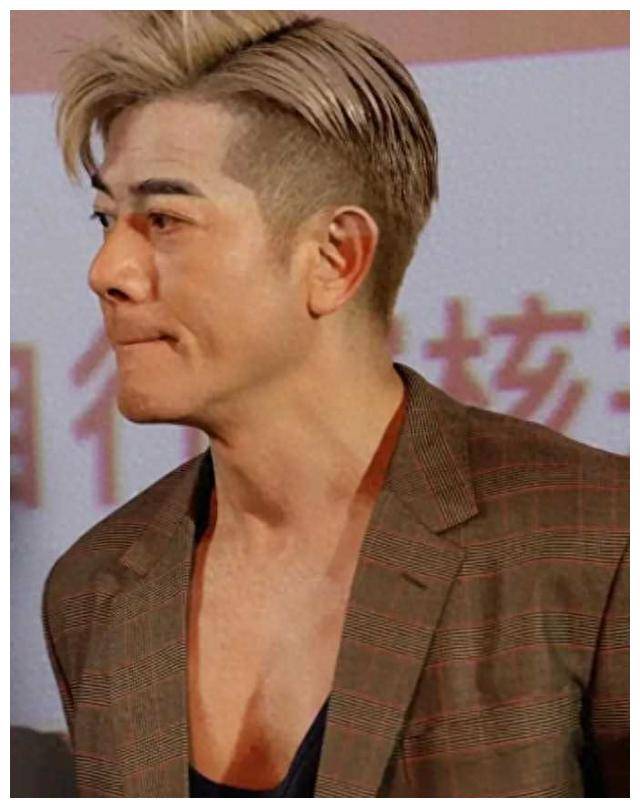 郭富城生图,想不到已近60岁,让方媛花痴连连!_生活