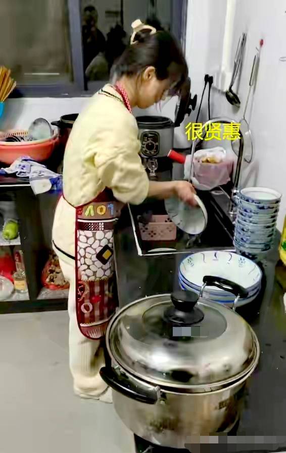 广东31岁漂亮女孩嫁不出去,她的父母很疑惑,女儿漂亮又贤惠怎么没人要