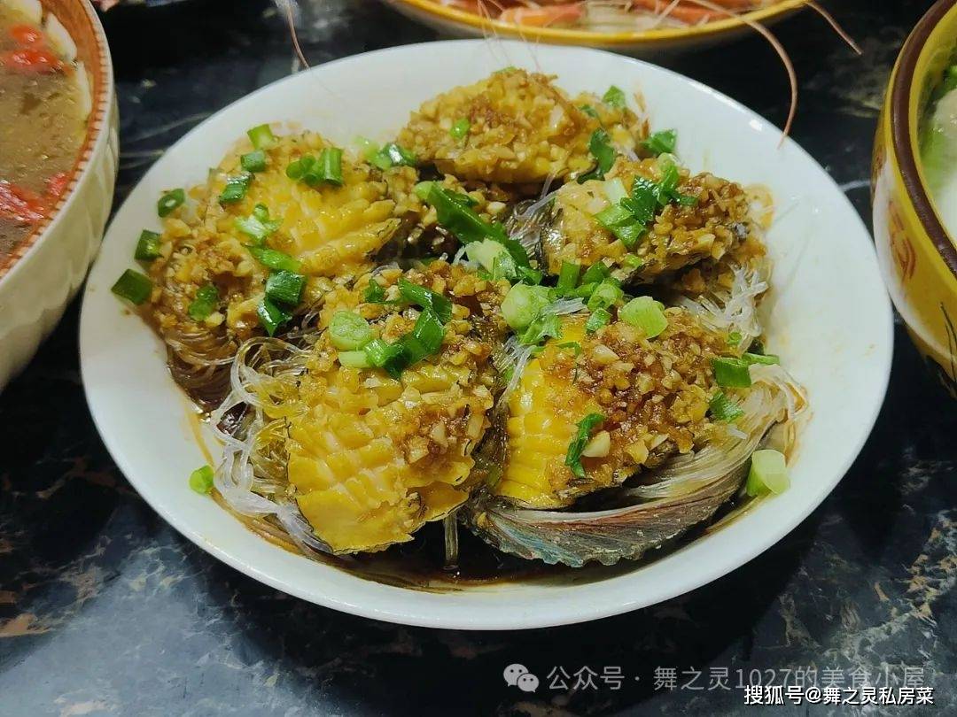 福建一家花一千塊做的年夜飯,13道菜寓意足,全家都