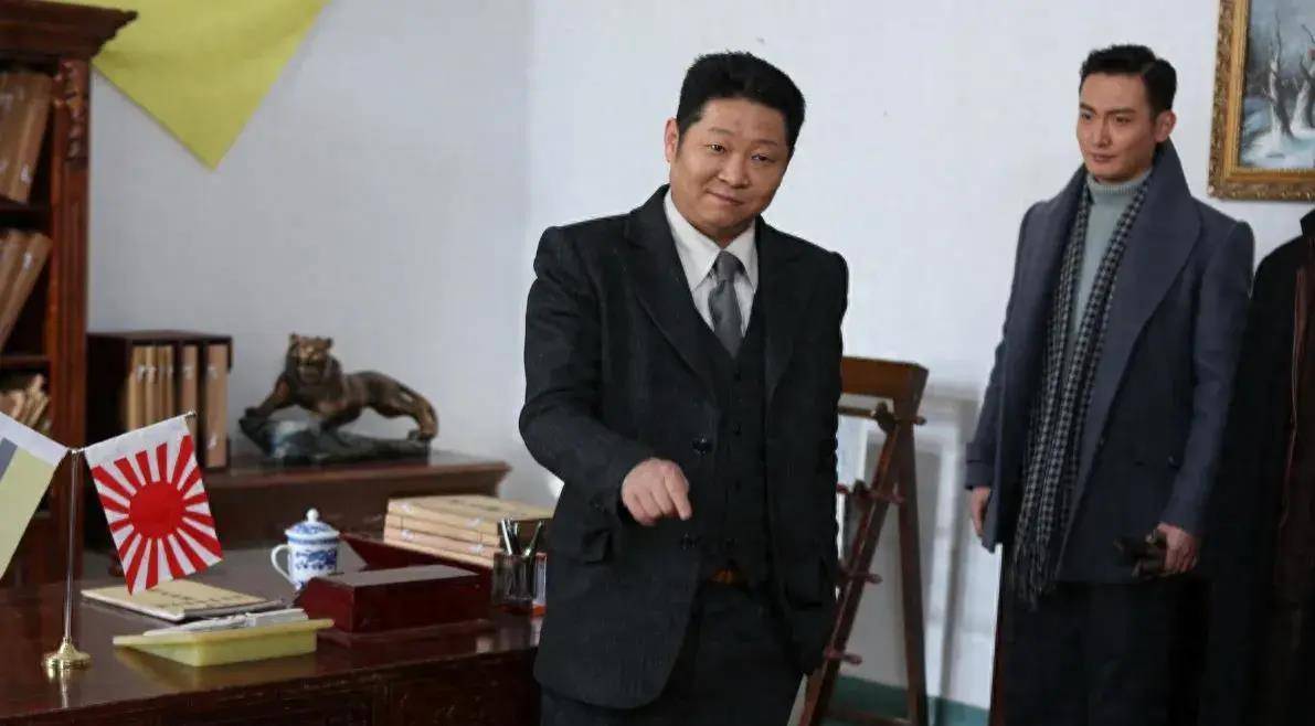 从明星到养鸡场主,赵亮娶小16岁模特,当红时退圈荒山