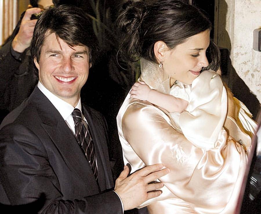 61岁的阿汤哥不如皮特帅气,离过3次婚,10多年没去看望过女儿_苏瑞