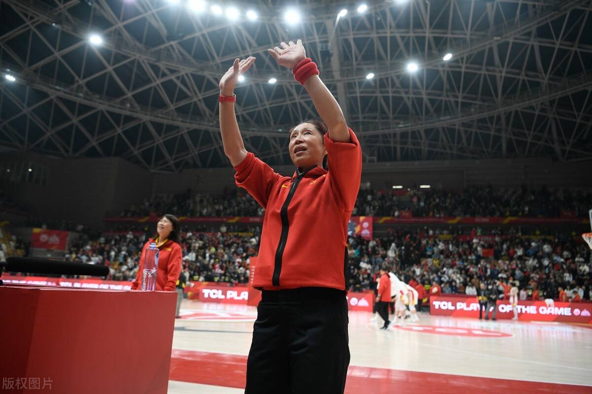 下午16点！中国女篮对决法国，遭遇战无退路，韩旭李梦剑指奥运会