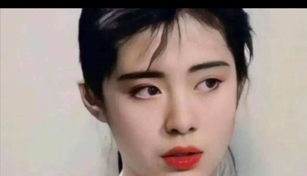 标题:王祖贤57岁素颜自拍,魅力依旧不减当年_生活_保养_心态