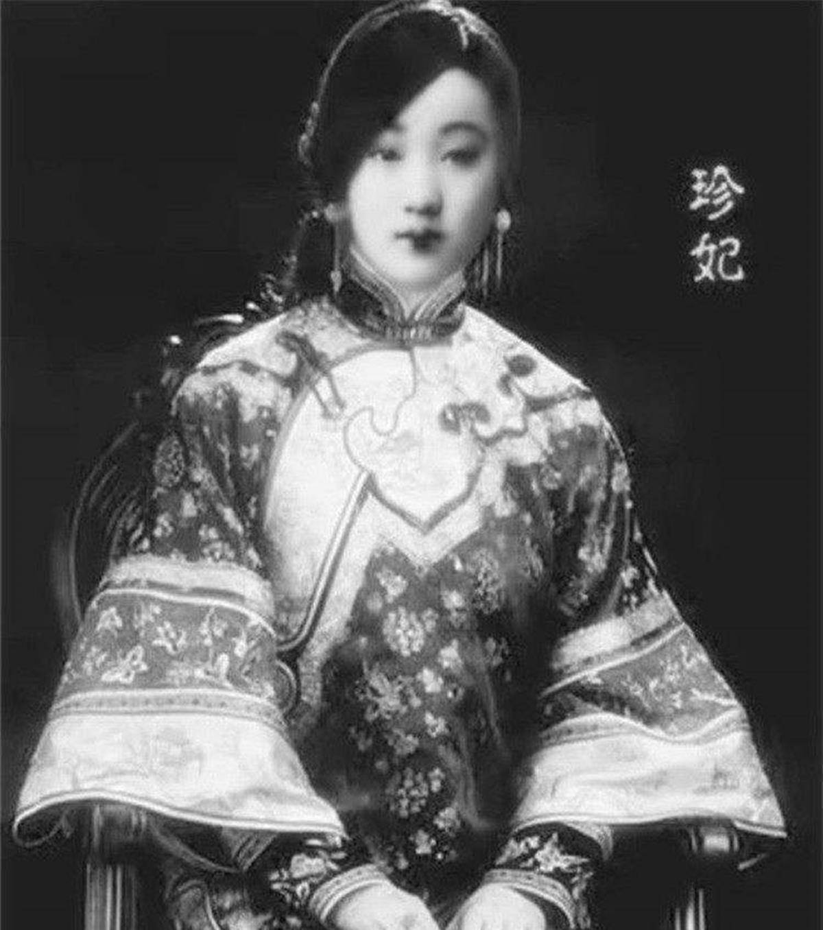 穿得比慈禧还好,最后被慈禧害死,24岁被迫投井的珍妃?