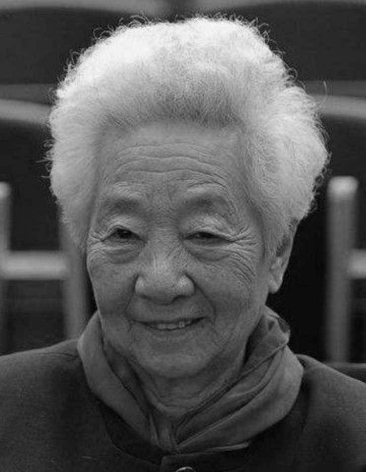 田方:妻子家喻户晓,小儿子是著名导演,63岁患癌离世让