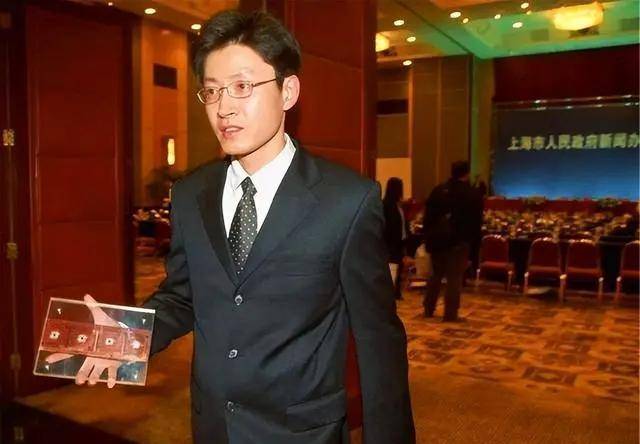 靠假芯片骗取11亿科研经费,事后卷钱逃往美国,陈进如今怎样了?