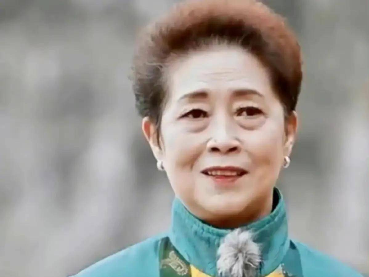 "刘三姐"黄婉秋肺癌去世,遗言使人泪目,老公何有才做法真感人