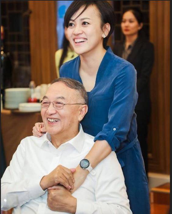 1945年参加地下党,是新中国第二号律师_柳谷_中国香港_工作时