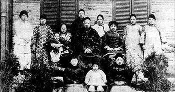 康有为死后第三天,他与五夫人廖定征所生的女儿康同令病死,与康有为一