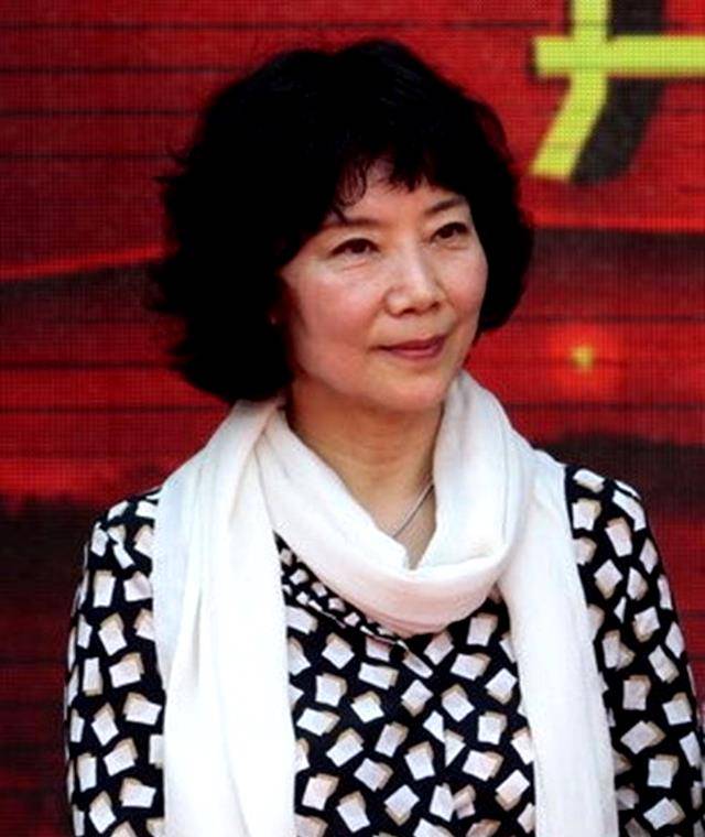 演员赵奎娥:和陈宝国相恋8年,结婚40年,如今儿子成了她的心病
